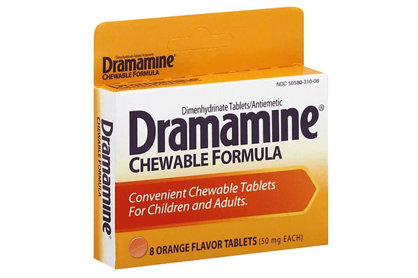 Dimenhydrinate (Dramamine) phòng ngừa chứng chóng mặt, nôn nao