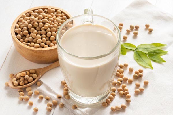 Uống sữa đậu nành có tăng nội tiết nữ