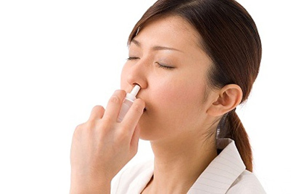 Lạm dụng thuốc xịt mũi gây viêm mũi 
