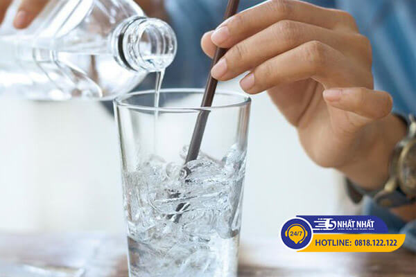 uống nước lọc giúp gan giải độc rượu
