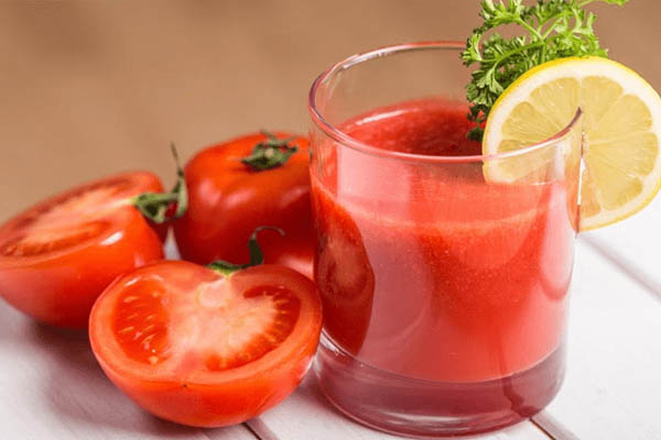 Cà chua tác dụng giảm nóng trong người hiệu quả